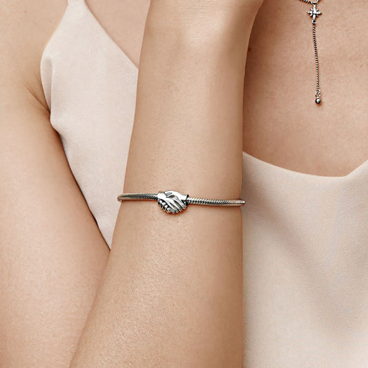 Gnoce Sparkling Handshake Charm_4