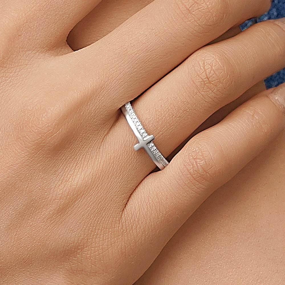 Gnoce Petite Cross Silver Band Ring_5