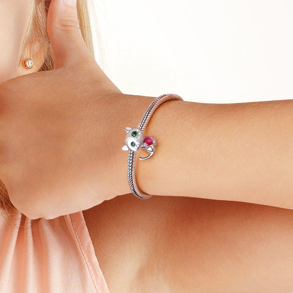 Gnoce Cat Embraces Heart Gem Charm_5
