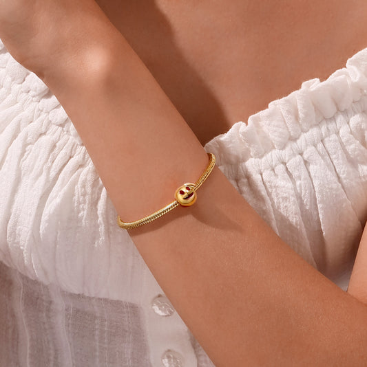 Gnoce emoji Salute Face Charm_5