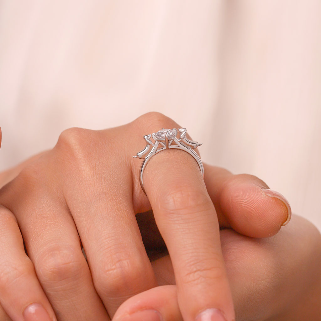 Gnoce Dachshund Embrace White Zircon Ring_6