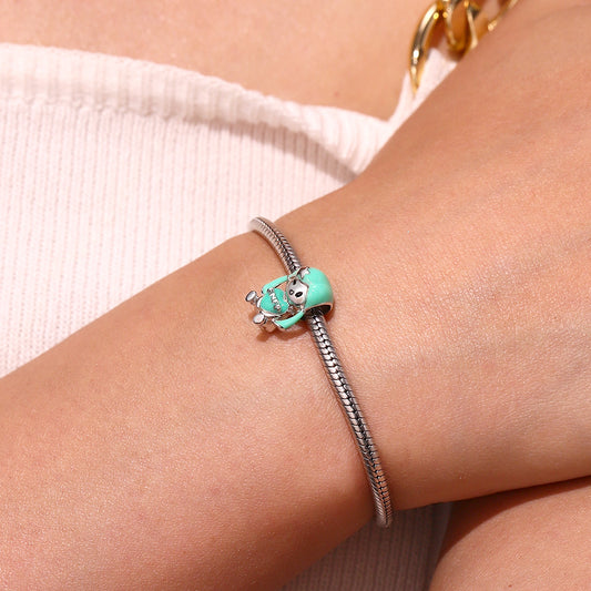 Gnoce MBTI ENFP Personality Type Embraces Love Charm_6