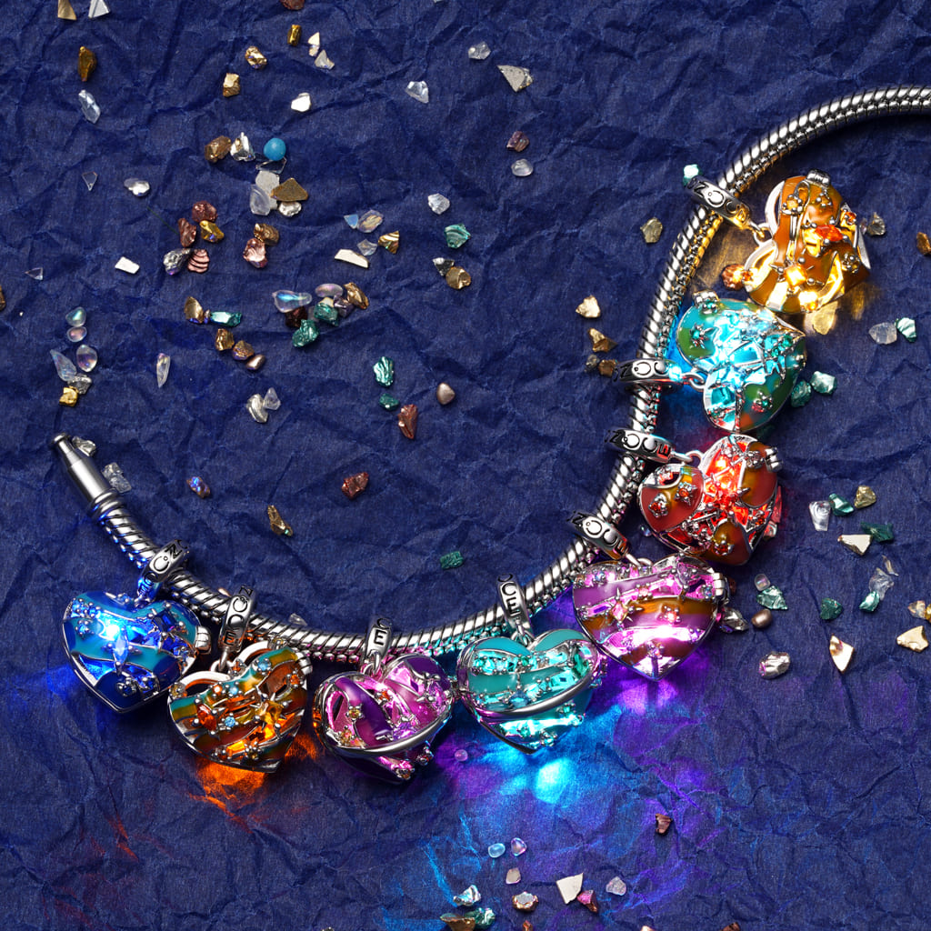 Gnoce Heart Solar System Wireless LED Glow Saturn Pendant Dangle Charm_5