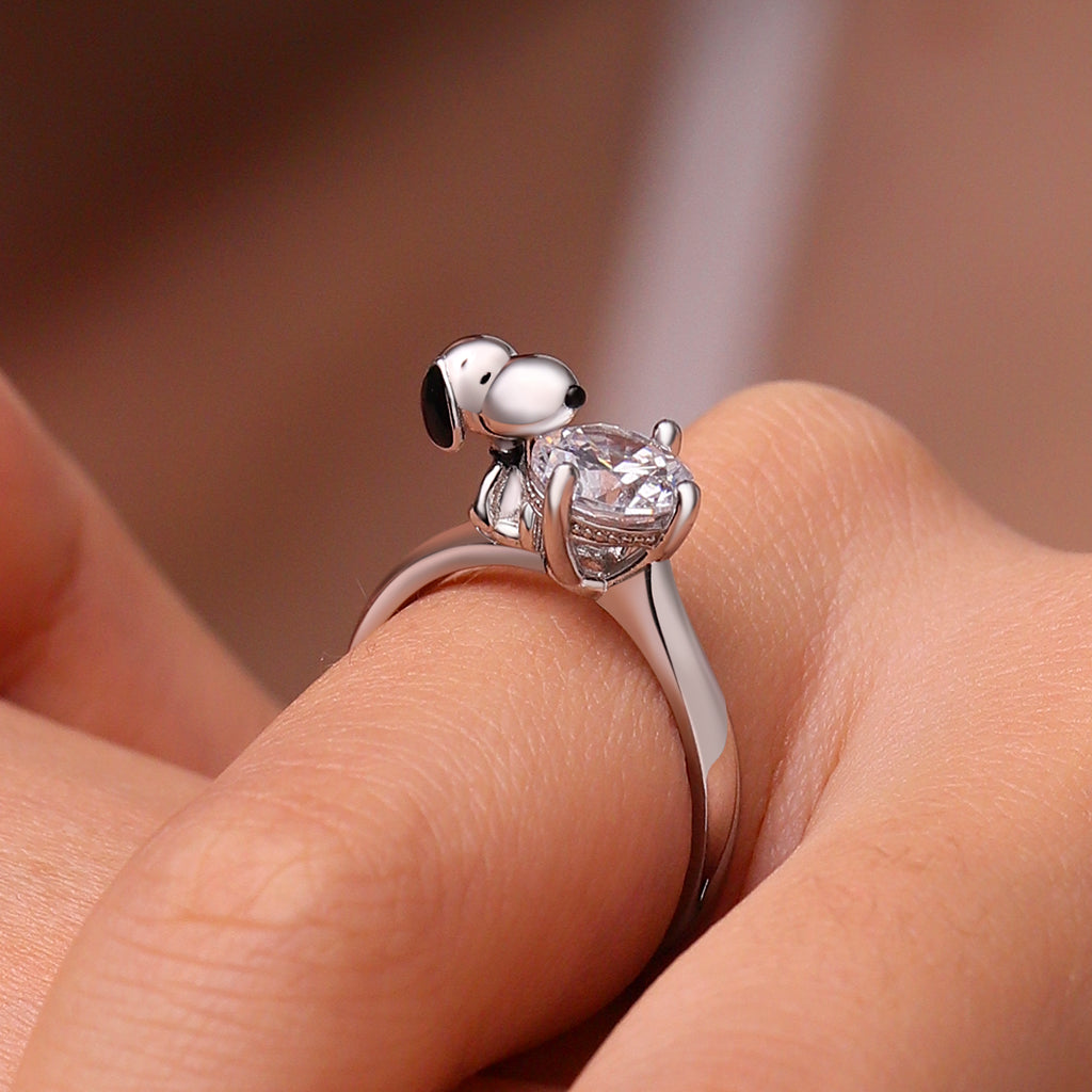Gnoce Peanuts Snoopy Hug White Diamond Ring_5