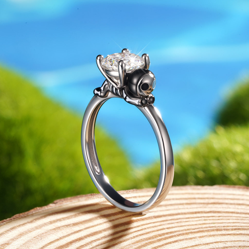 Gnoce Skeleton Gingerbread Man Embraces Moissanite Round Cut Ring_7