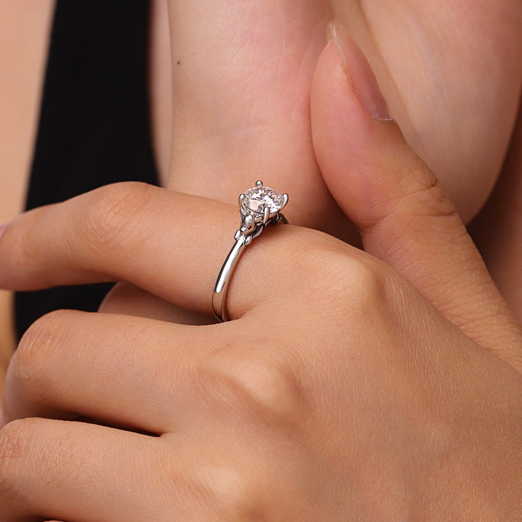 Gnoce Skeleton Highland Cow Embraces Moissanite Round Cut Ring_9