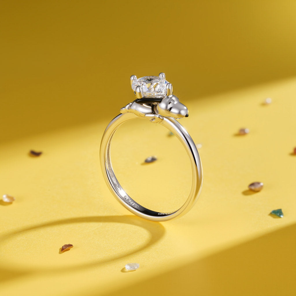 Gnoce Peanuts lovingly Snoopy Embraces Moissanite Round Cut Ring_6