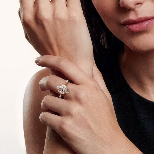 Gnoce Cluster Accent Marquise-Cut Moissanite Ring_2