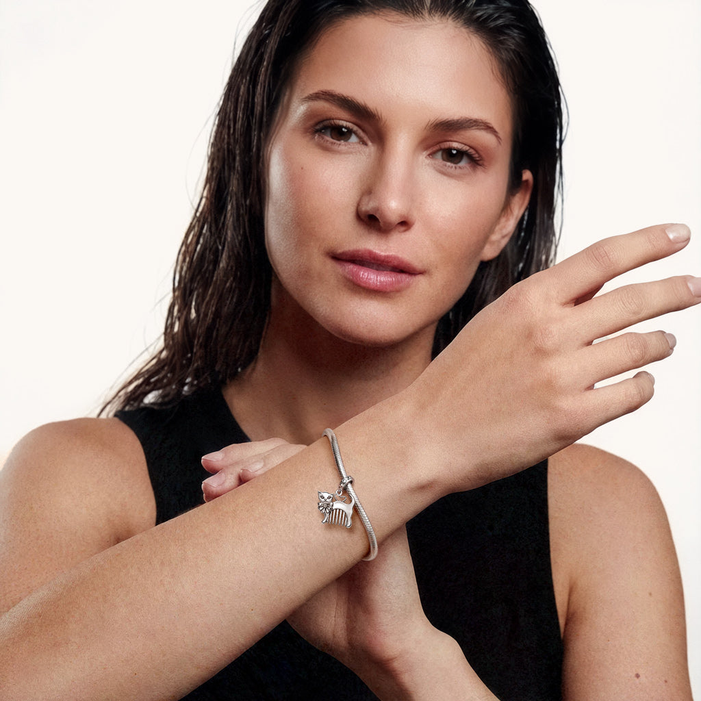 Gnoce Cat with Comb Pendant Dangle Charm_4