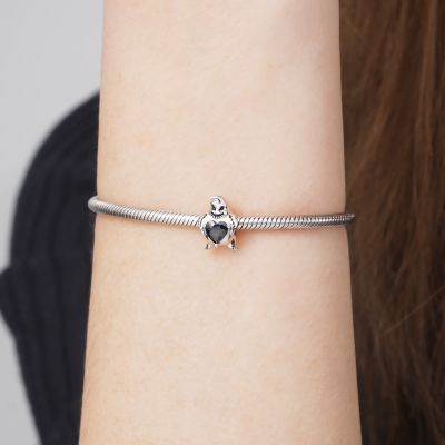 Charm Monstre Embrasse
